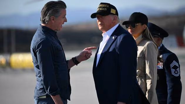 Le gouverneur de Californie, Gavin Newsom, tient tête au président américain, Donald Trump, alors que Los Angeles connaît des heurts entre les forces de l’ordre et des manifestants opposés aux expulsions massives de personnes sans-papiers. | MANDEL NGAN / AFP